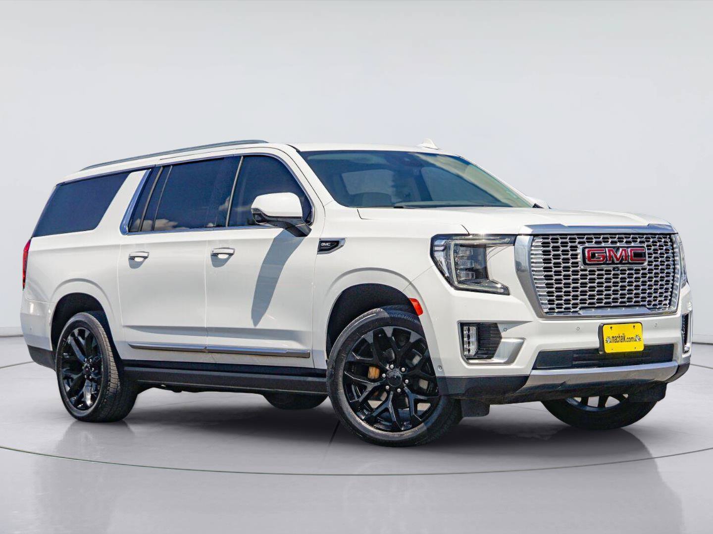 Used 2024 GMC Yukon XL Denali w/ Denali Reserve Package RWD image 1
