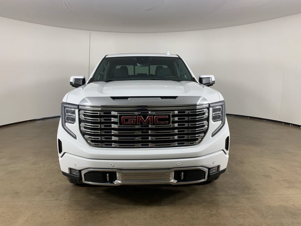 Used 2023 GMC Sierra 1500 Denali w/ Denali Reserve Package AWD/4WD image 3