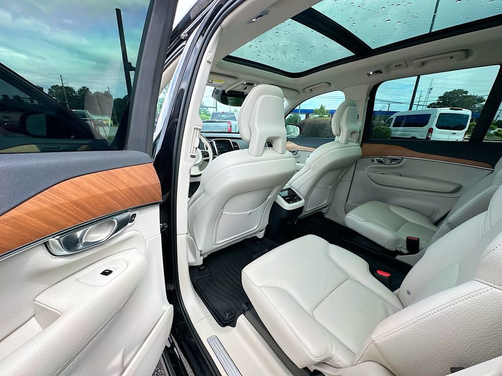 Used 2022 Volvo XC90 T6 Momentum w/ Advanced Package AWD/4WD image 17