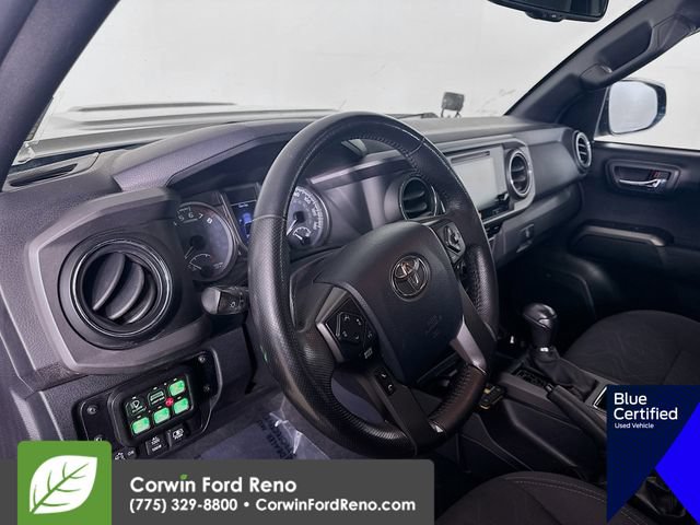Used 2017 Toyota Tacoma TRD Sport AWD/4WD image 11