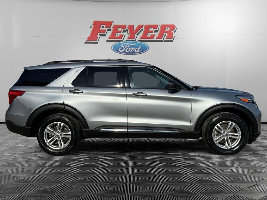 Certified 2023 Ford Explorer XLT w/ Equipment Group 202A AWD/4WD image 6