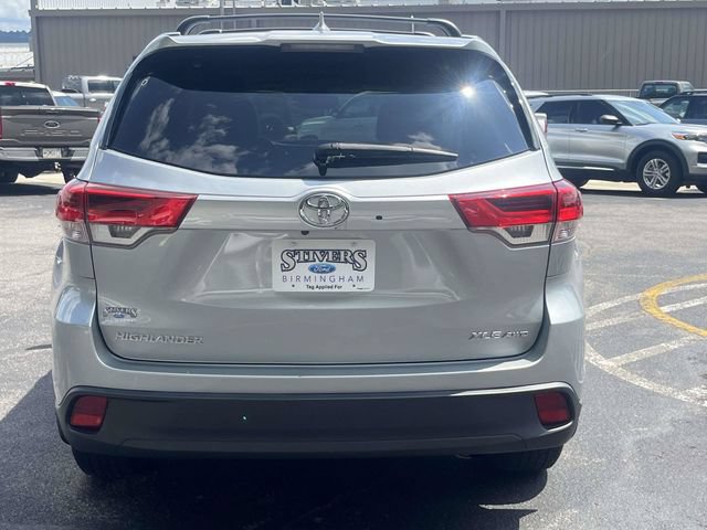 Used 2018 Toyota Highlander XLE AWD/4WD image 5