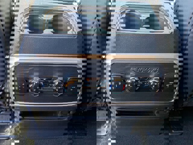 Certified 2024 Ford Expedition XLT image 33