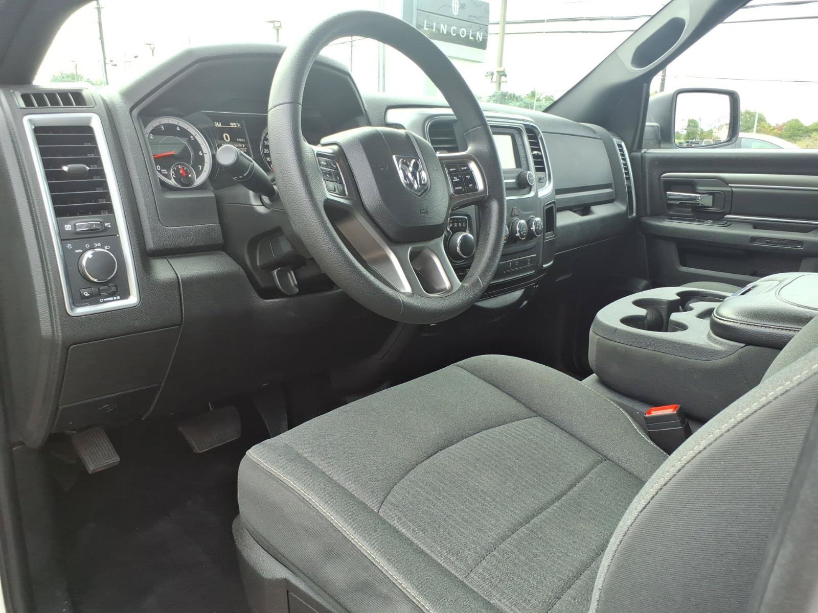 Used 2024 RAM 1500 Warlock AWD/4WD image 12