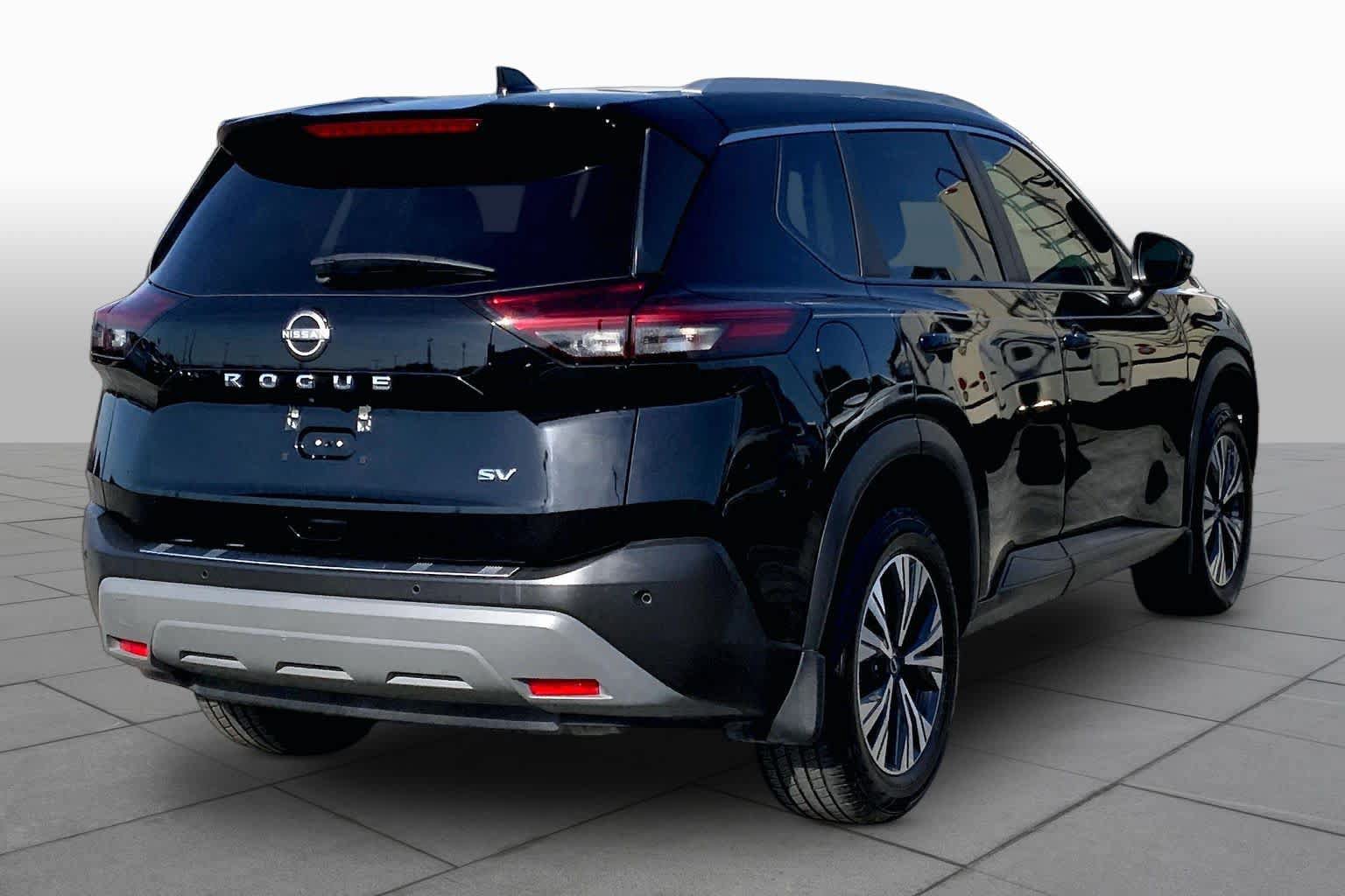 Used 2022 Nissan Rogue SV w/ SV Premium Package FWD image 13