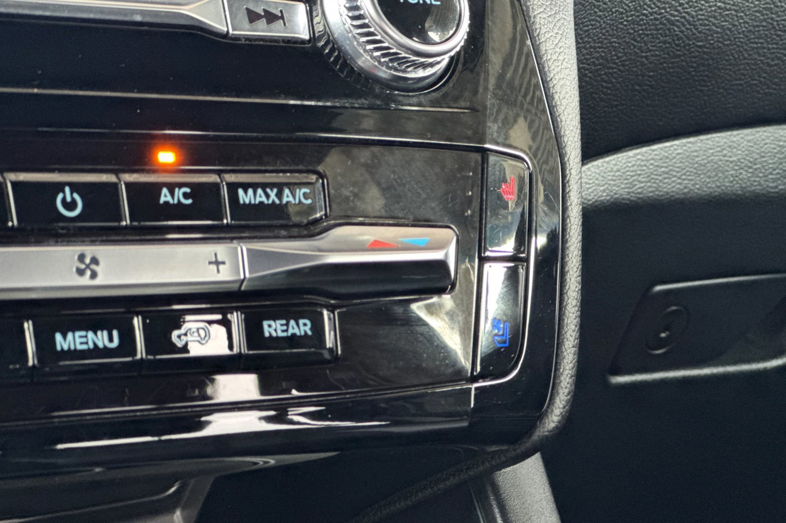 Certified 2022 Ford Explorer ST w/ Equipment Group 401A image 31