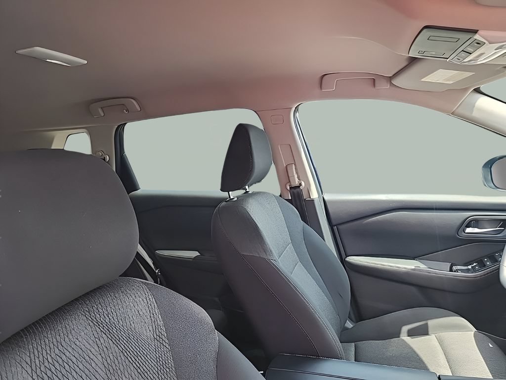 Used 2025 Nissan Rogue SV AWD/4WD image 20