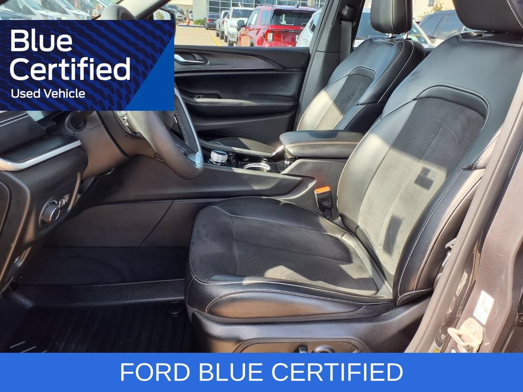 Used 2023 Jeep Grand Cherokee L Laredo RWD image 26