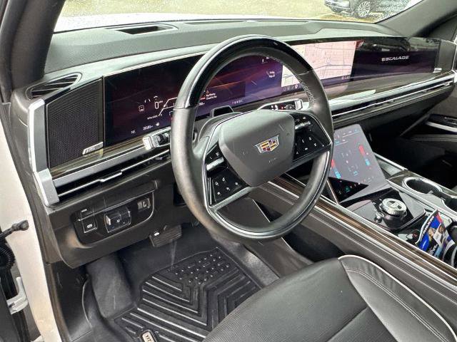Used 2025 Cadillac Escalade ESV Premium Luxury RWD image 18