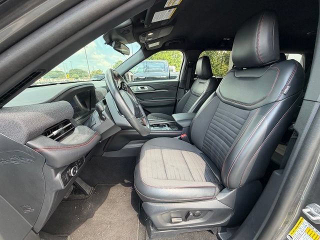 Certified 2025 Ford Explorer ST-Line AWD/4WD image 8
