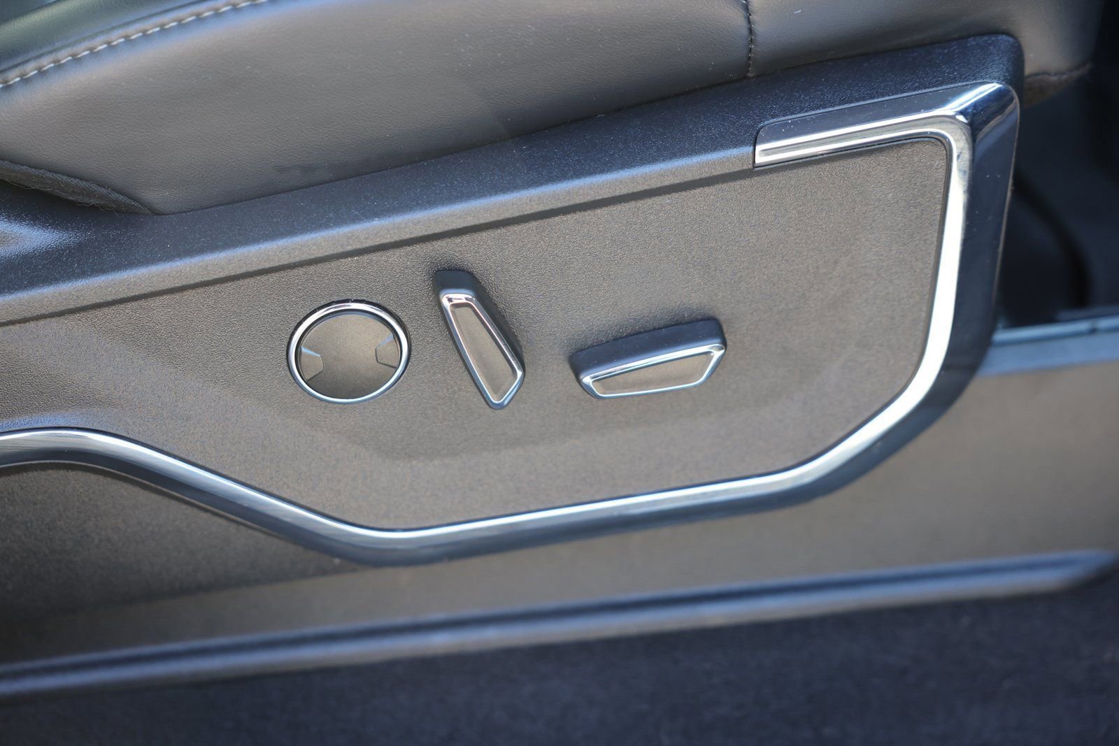 Certified 2023 Ford F150 Platinum w/ Equipment Group 701A High image 10