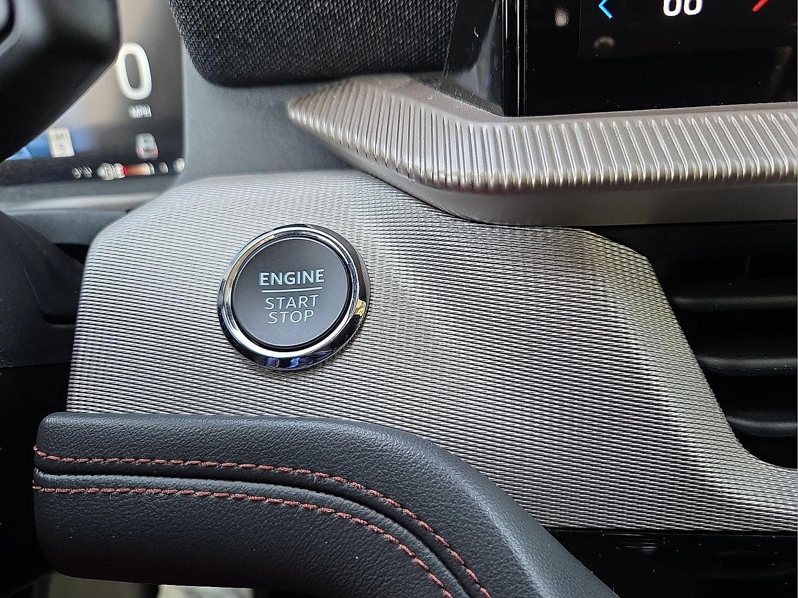 Certified 2025 Ford Explorer Active AWD/4WD image 20