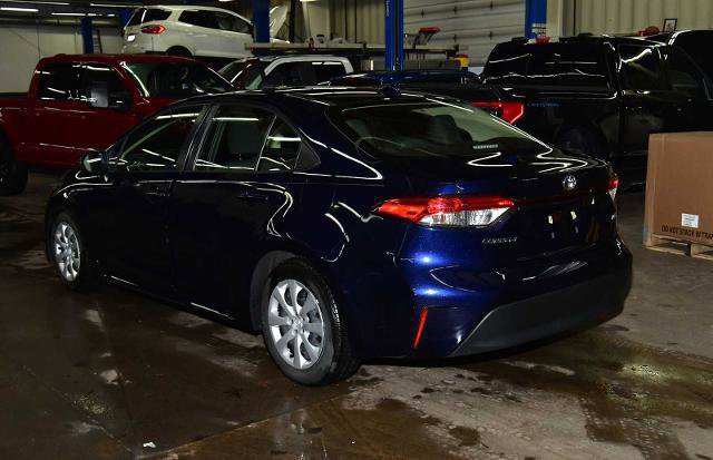Used 2023 Toyota Corolla LE image 3