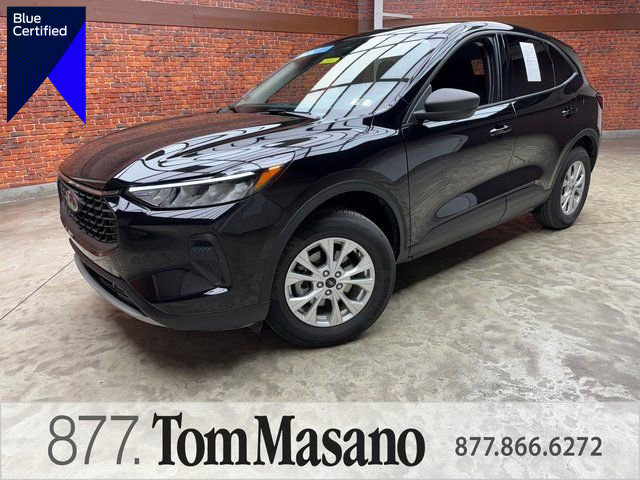 Certified 2025 Ford Escape Active w/ Cold Weather Package image 1