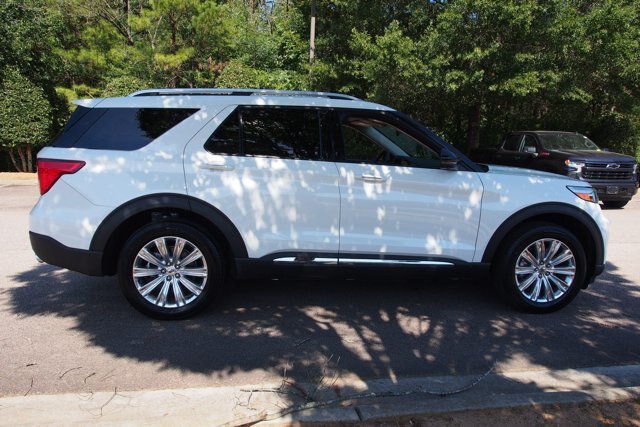 Certified 2023 Ford Explorer Limited w/ Hybrid Equipment Group 310A AWD/4WD image 8
