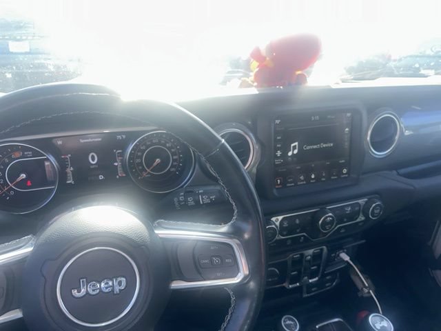Used 2022 Jeep Wrangler Unlimited Sahara w/ Cold Weather Group AWD/4WD image 10