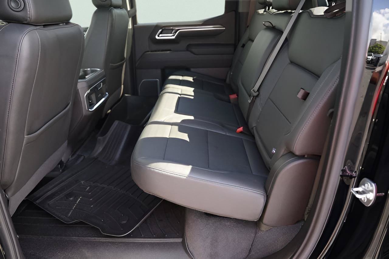 Used 2025 Chevrolet Silverado 1500 LTZ w/ LTZ Premium Texas Edition AWD/4WD image 13