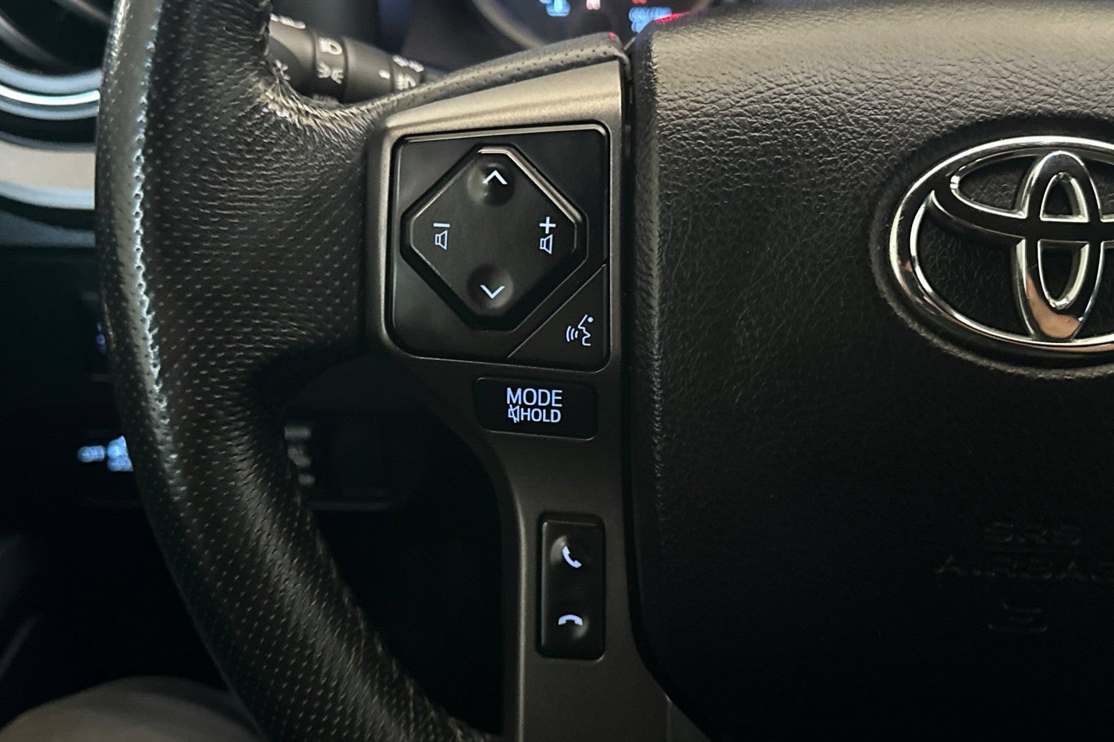 Used 2021 Toyota Tacoma TRD Off-Road w/ TRD Premium Off Road Package AWD/4WD image 25