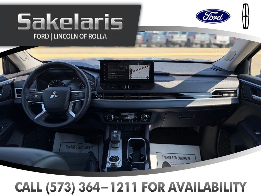 Used 2025 Mitsubishi Outlander AWD image 38