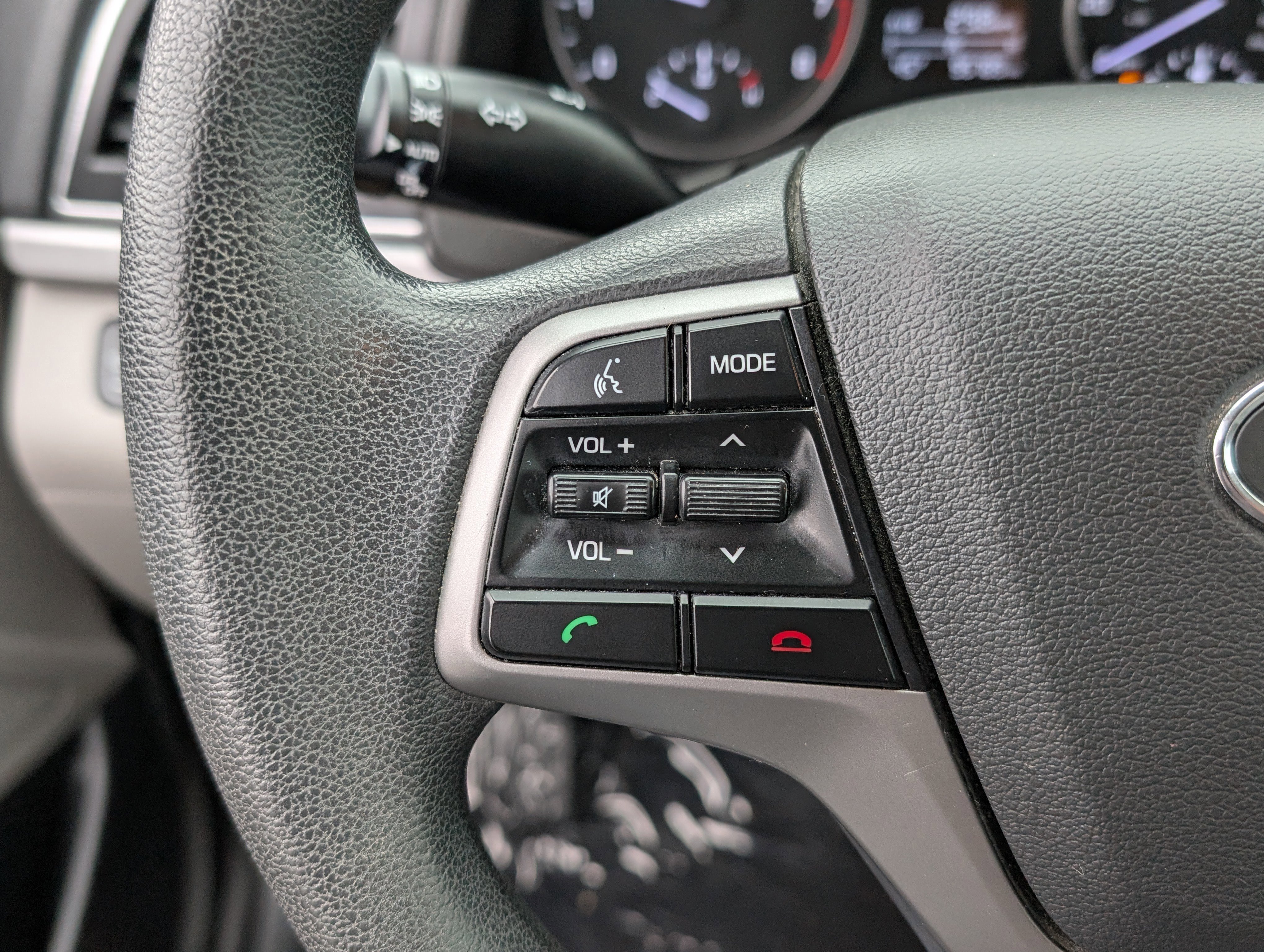 Used 2017 Hyundai Elantra SE image 18