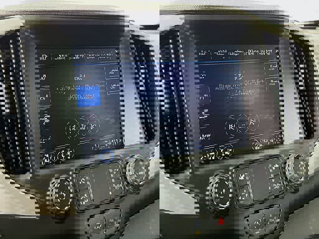 Used 2023 GMC Terrain SLT image 17