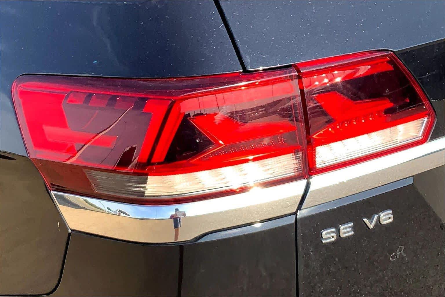 Used 2021 Volkswagen Atlas SE w/ Panoramic Sunroof Package FWD image 28