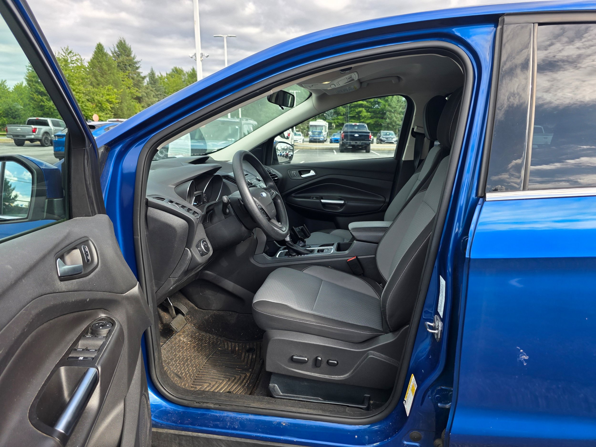 Certified 2017 Ford Escape SE AWD/4WD image 19