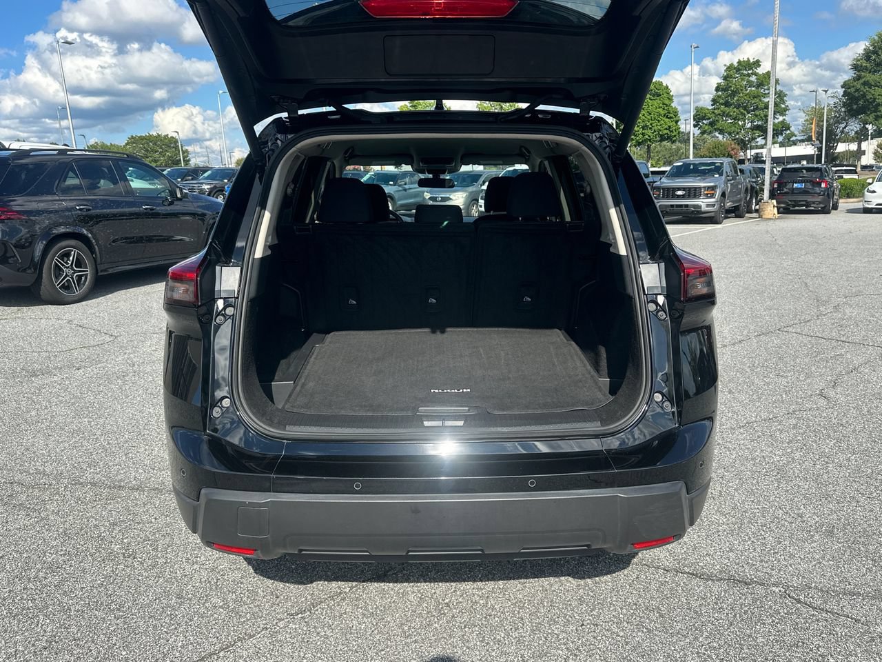 Used 2025 Nissan Rogue SV FWD image 20