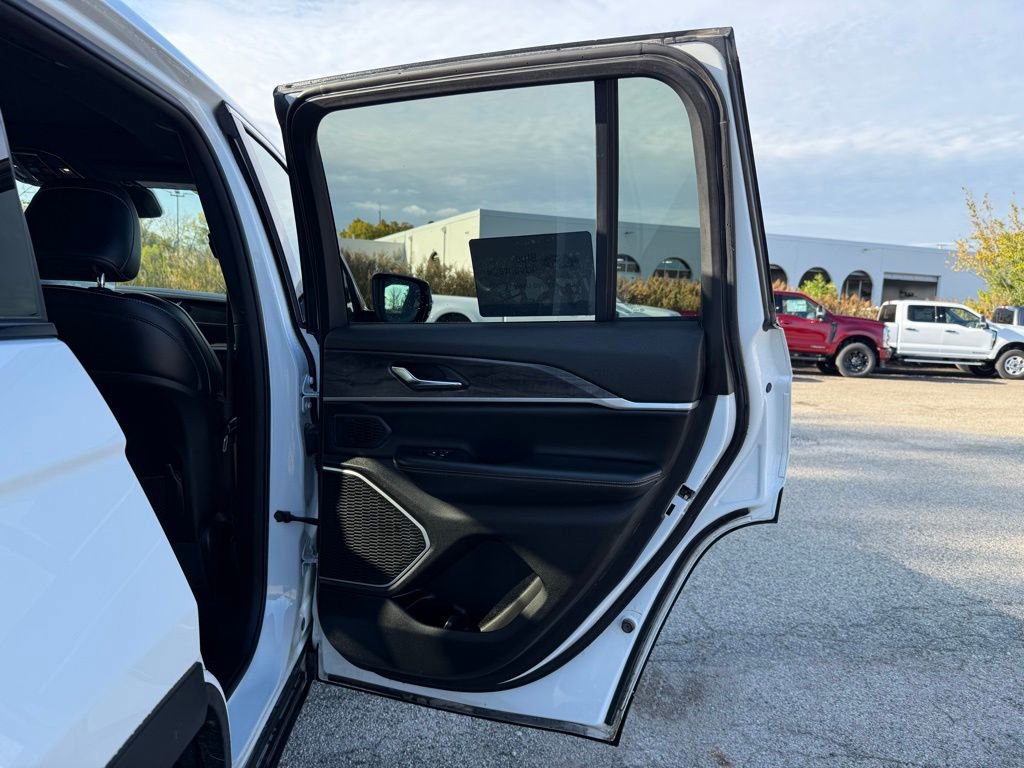 Used 2024 Jeep Grand Cherokee Limited 4xe image 20