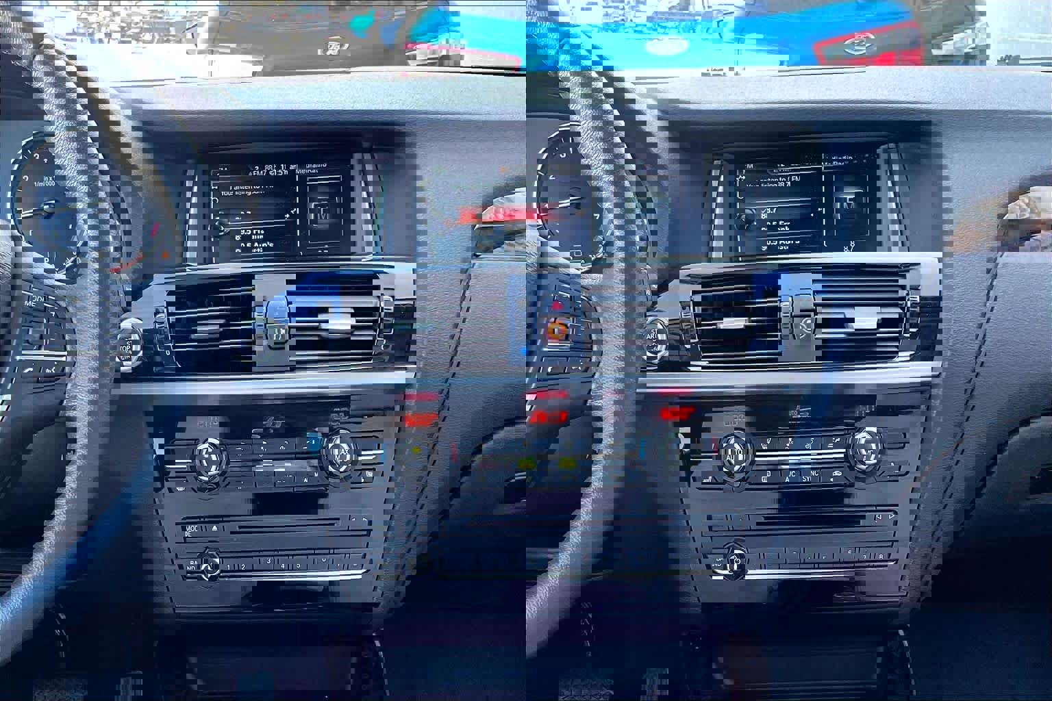 Used 2017 BMW X3 xDrive28i image 9