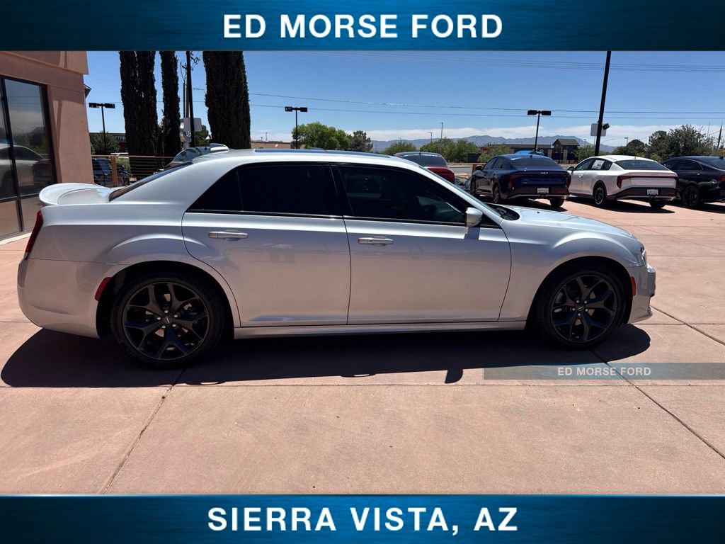 Used 2023 Chrysler 300 S w/ Comfort Group RWD image 8