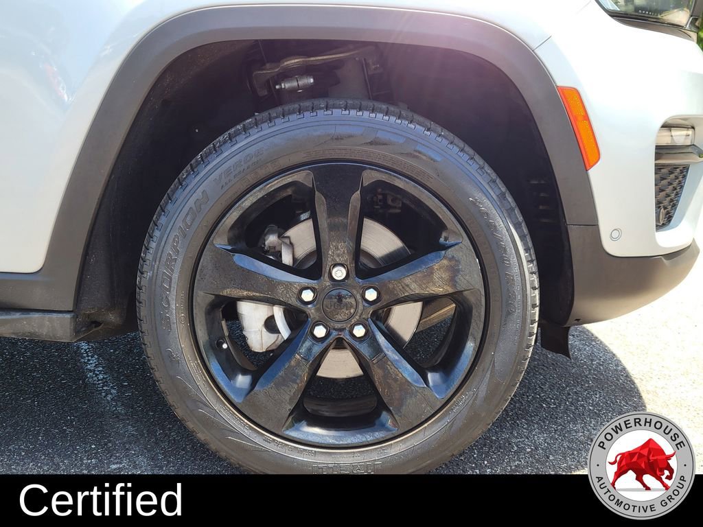 Used 2023 Jeep Grand Cherokee Limited w/ Luxury Tech Group II RWD image 12