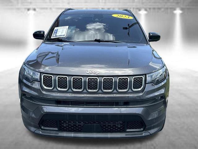 Used 2023 Jeep Compass Latitude w/ Convenience Group AWD/4WD image 2