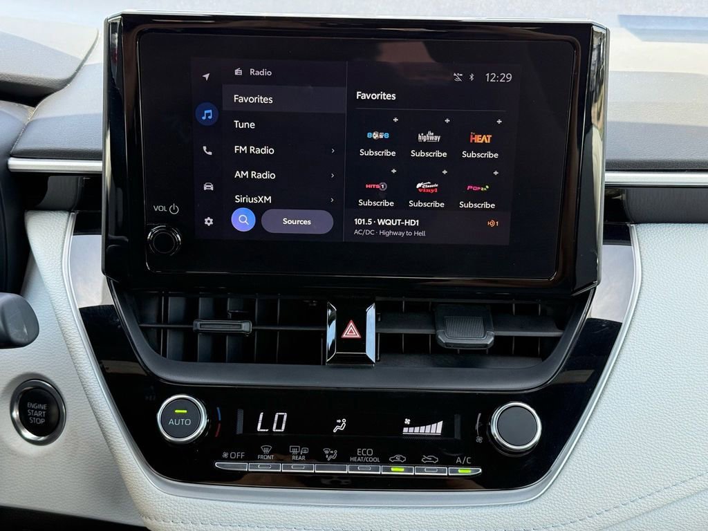 Used 2025 Toyota Corolla SE image 21