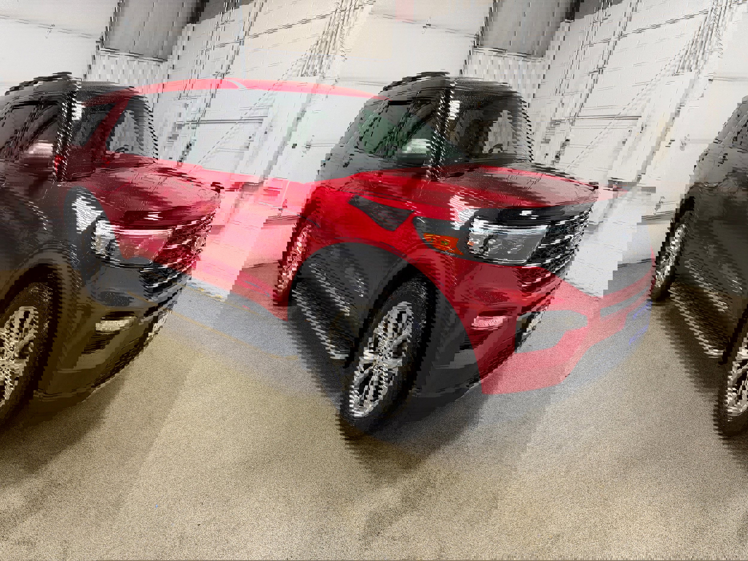 Certified 2021 Ford Explorer XLT w/ Equipment Group 202A image 3