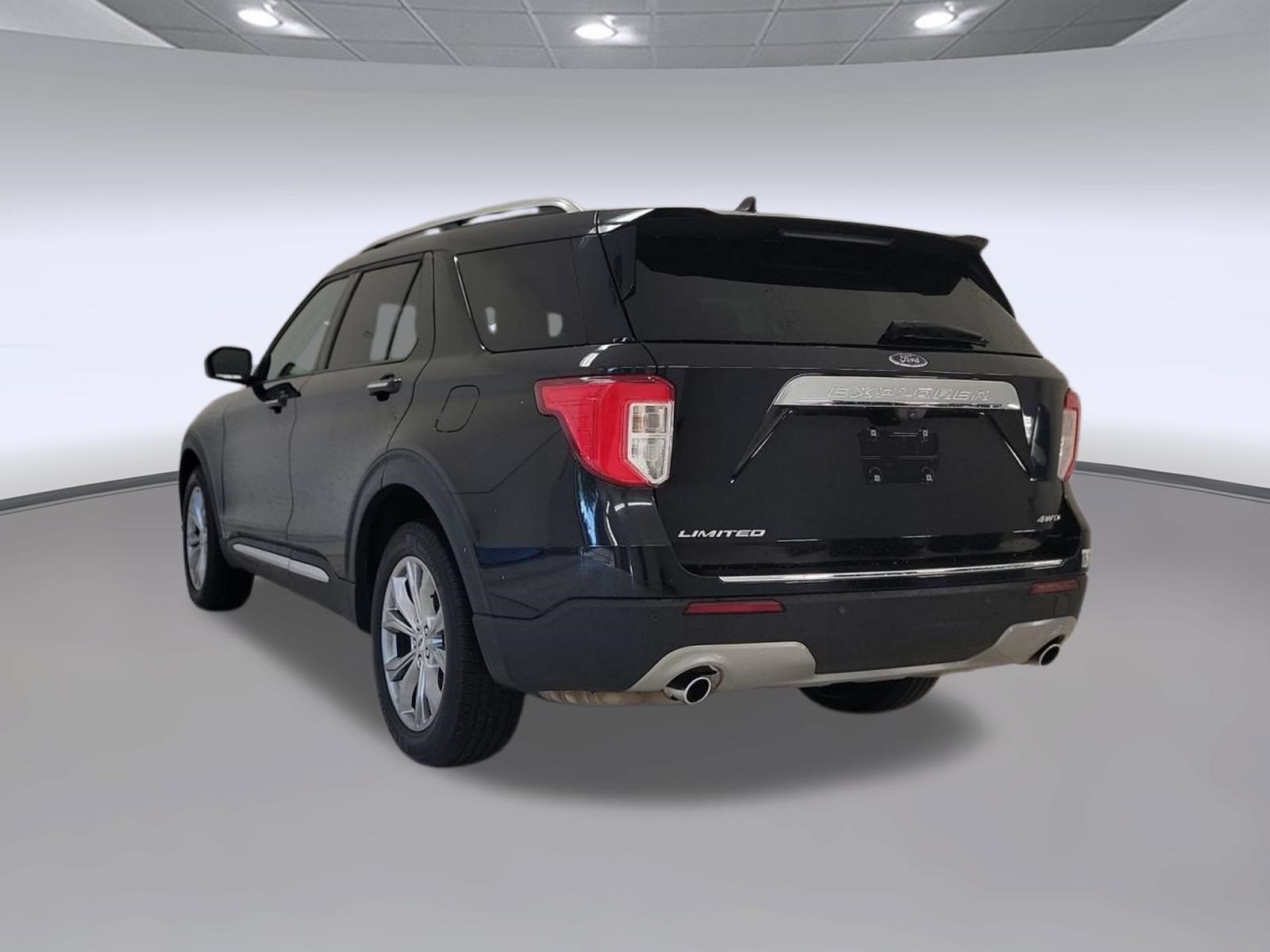 Certified 2024 Ford Explorer Limited AWD/4WD image 3