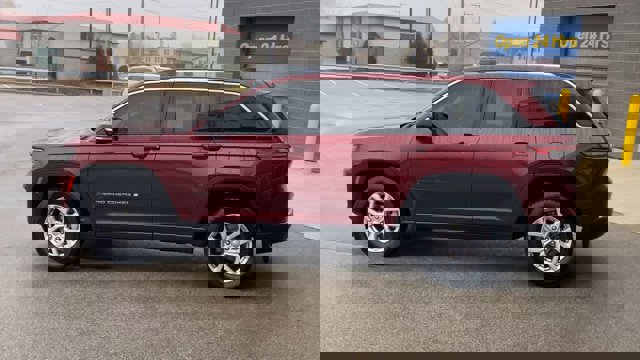 Used 2022 Jeep Grand Cherokee Limited w/ Luxury Tech Group II image 7