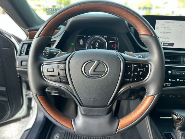 Used 2024 Lexus ES 300h Ultra Luxury w/ Accessory Package (Z2) image 15