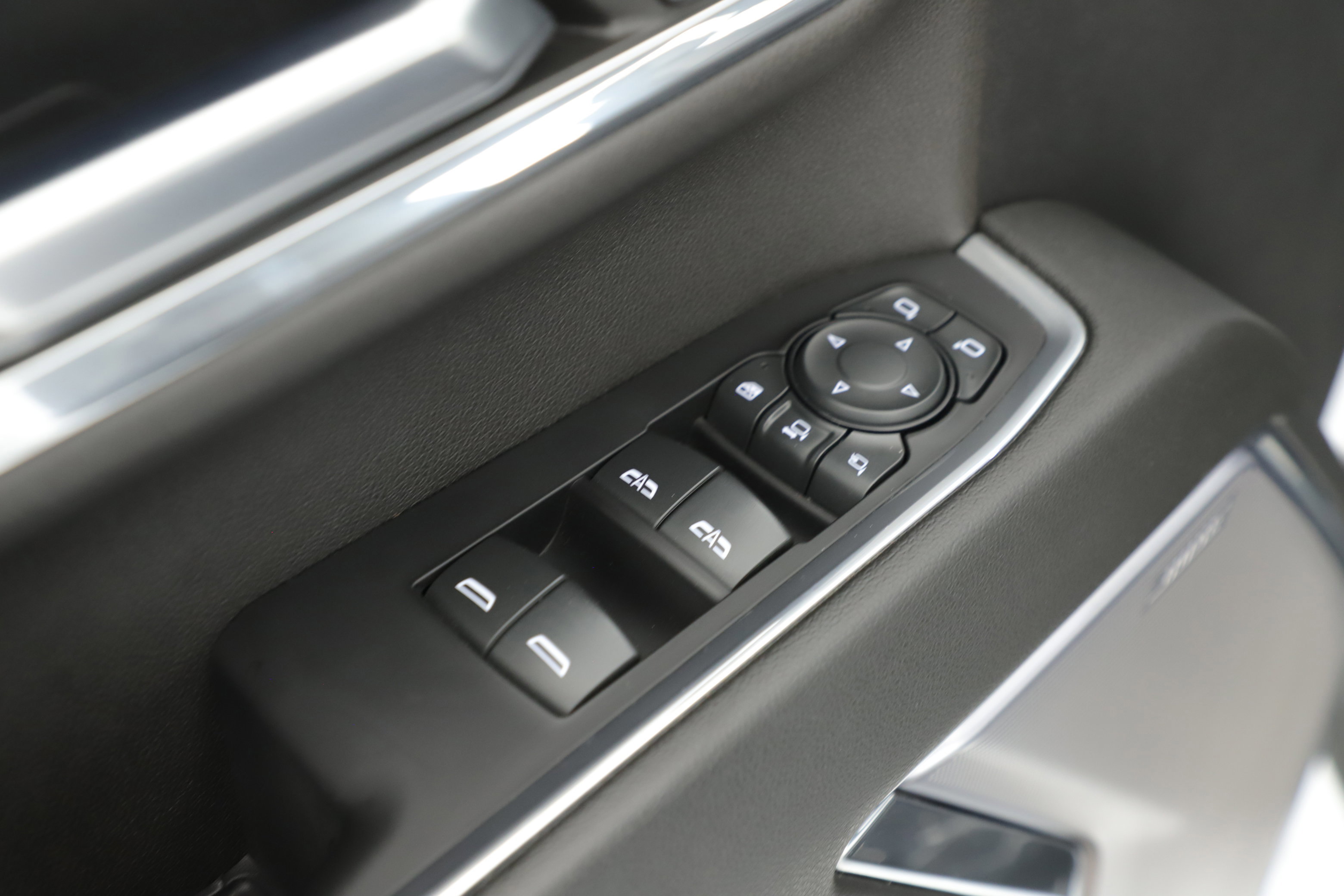 Used 2024 Chevrolet Silverado 3500 High Country w/ Technology Package image 12