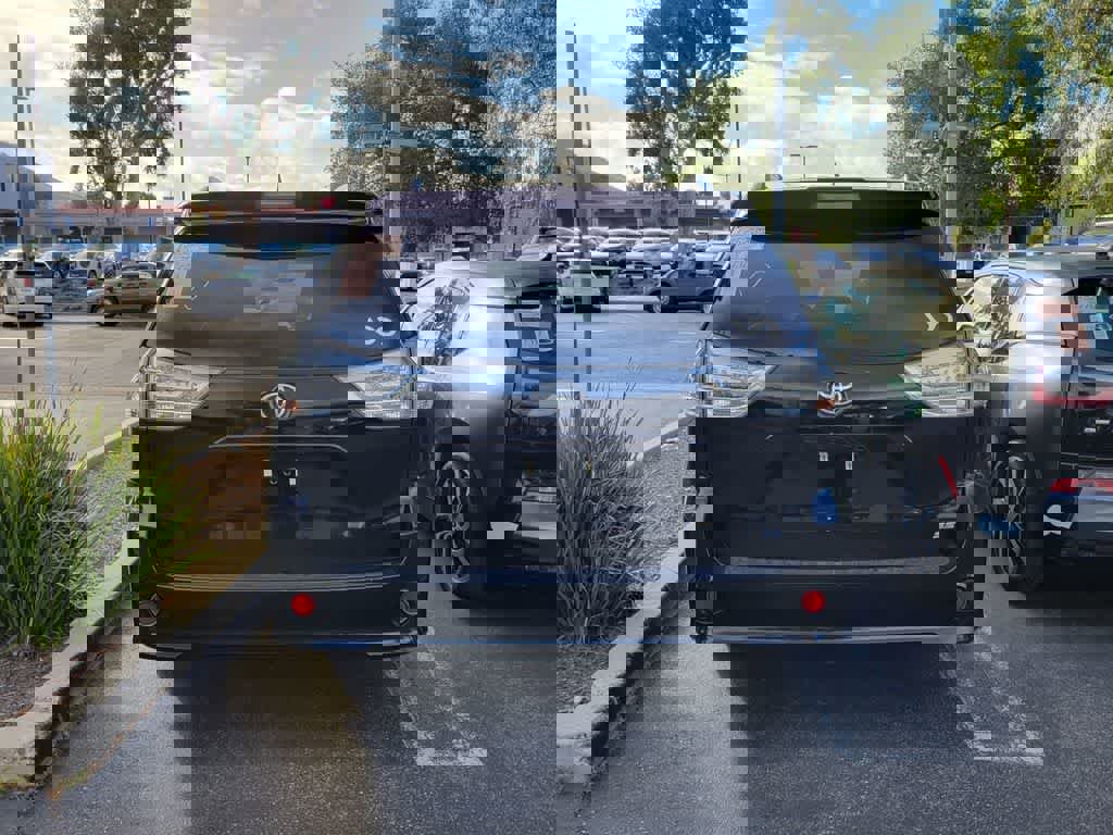 Used 2020 Toyota Sienna SE w/ Carpet Mat Package FWD image 5