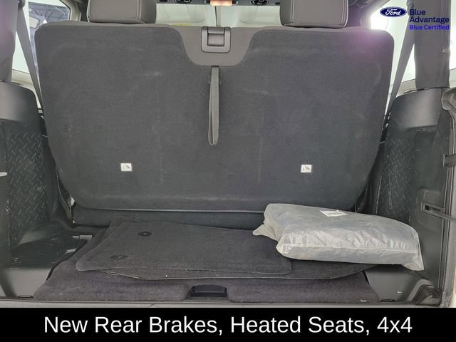 Used 2017 Jeep Wrangler Sahara w/ Connectivity Group image 15