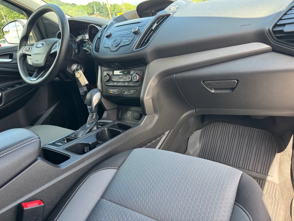 Certified 2018 Ford Escape SE FWD image 18