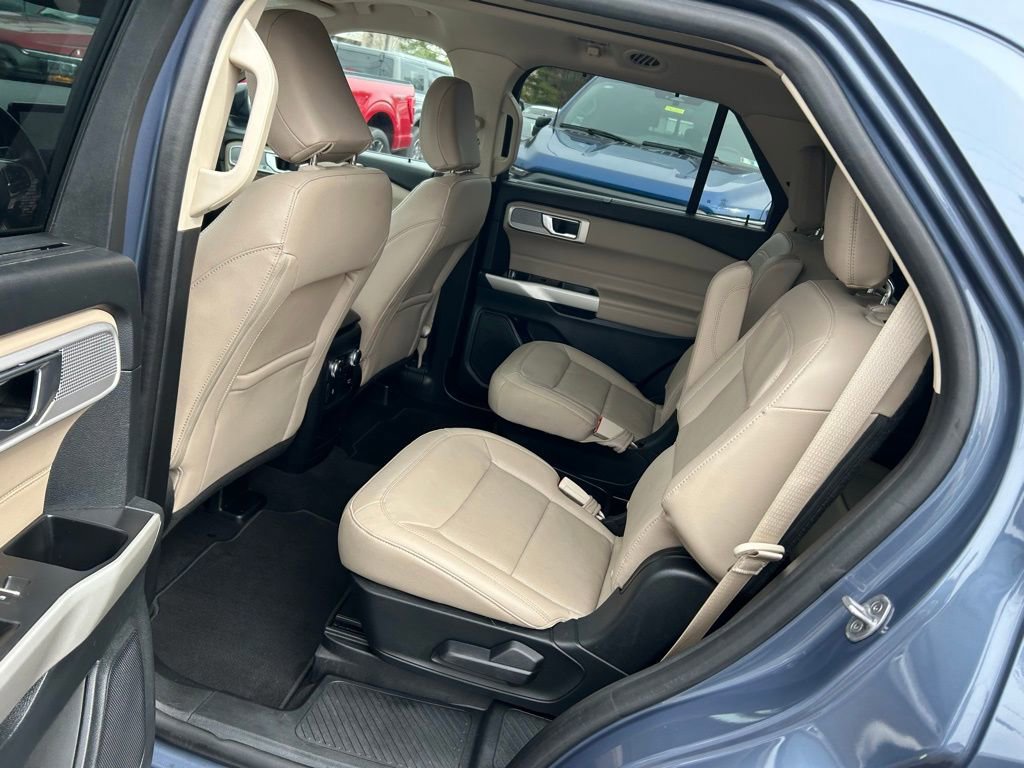 Certified 2021 Ford Explorer Limited w/ Equipment Group 301A image 18