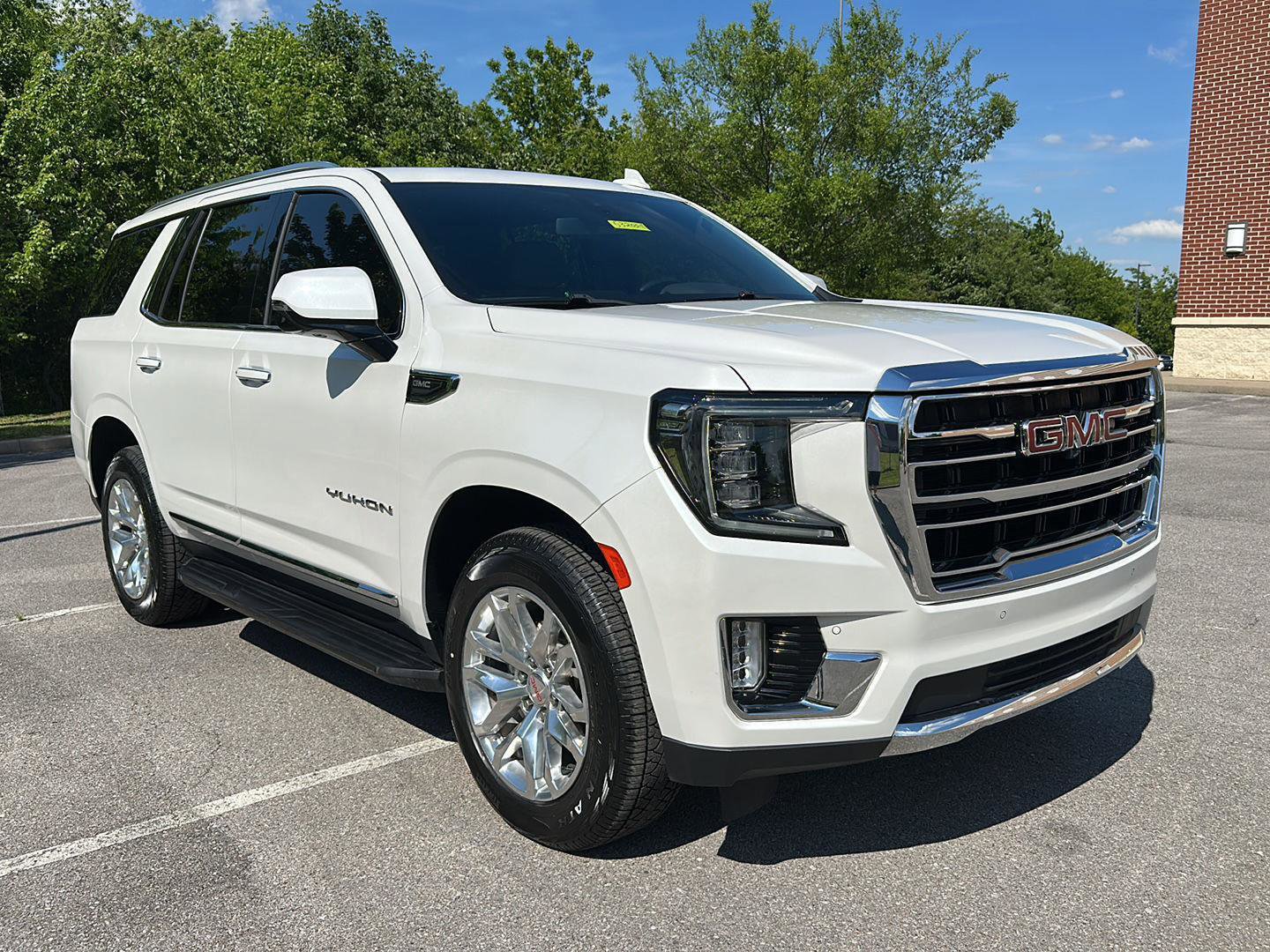Used 2022 GMC Yukon SLT w/ SLT Premium Package AWD/4WD image 7