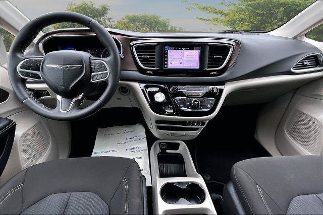 Used 2023 Chrysler Voyager LX FWD image 15