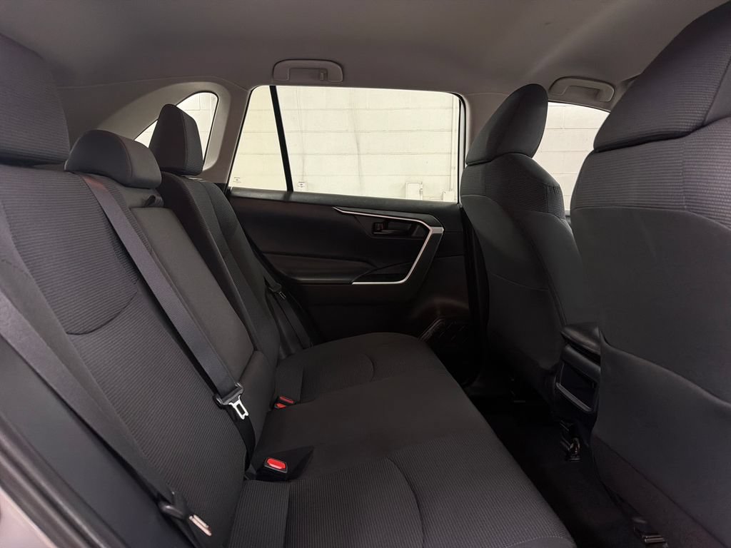 Used 2020 Toyota RAV4 LE FWD image 29