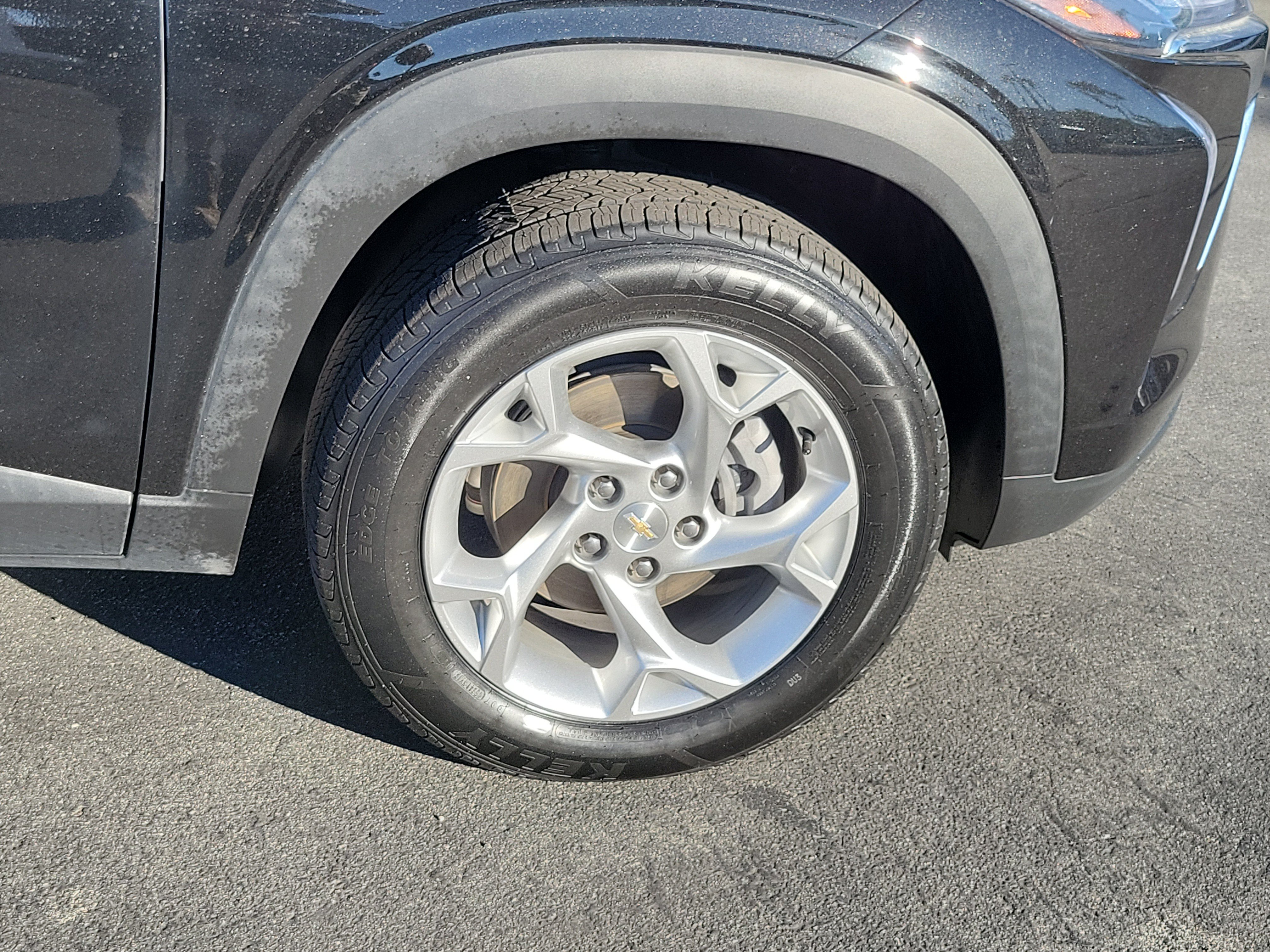 Used 2024 Chevrolet Trax LS w/ LS Convenience Package FWD image 13