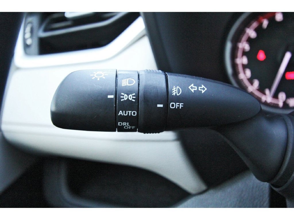 Used 2024 Toyota RAV4 XLE Premium FWD image 18