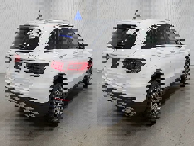 Used 2021 Mercedes-Benz GLC 300 4MATIC image 2