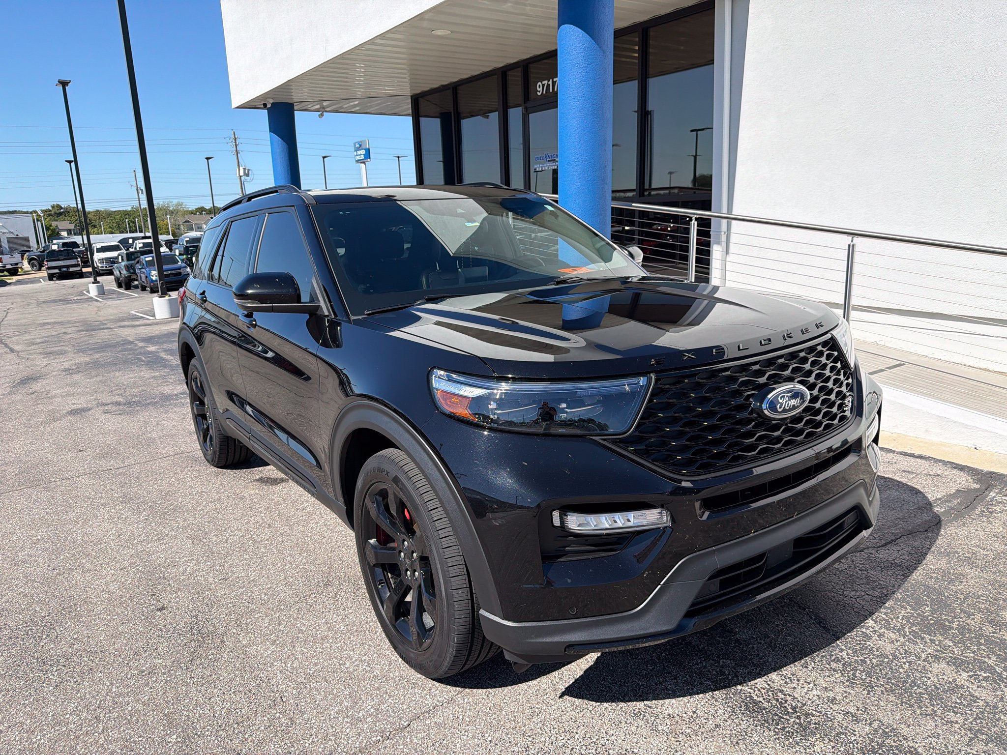 Certified 2023 Ford Explorer ST w/ Equipment Group 401A AWD/4WD image 4